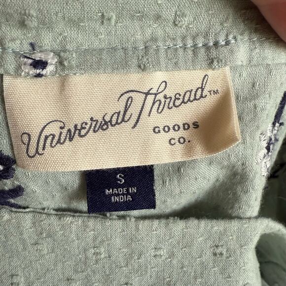 Universal Thread Womens Blouse Sz S Sage Green Blue White Embroidered Flowers - Picture 8 of 9